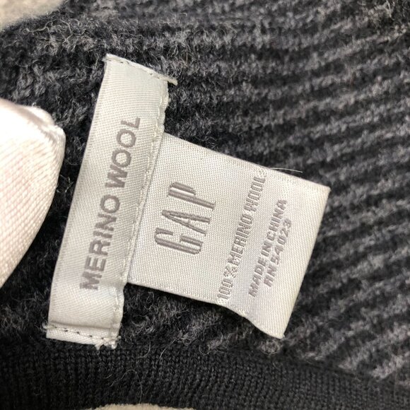 Gap 100% Merino Wool Scarf Mens Gray Striped Gray Black Rectangle Winter - Picture 5 of 7